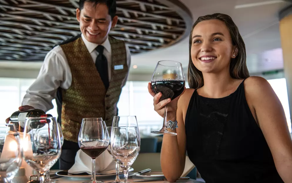 Paul Gauguin Cruises MS Paul Gauguin La Veranda LIfestyle 15 ©Paul Gauguin Cruises.jpg